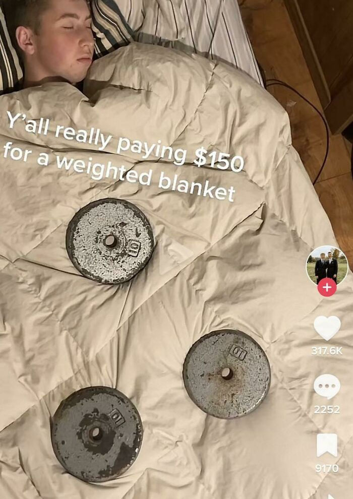 59 Screenshots So Bizarre And Funny, They Deserve Their Own Hall Of Fame (New Pics)