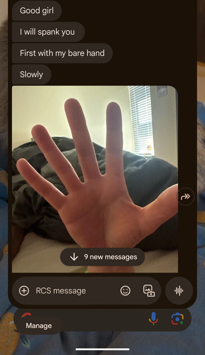 59 Screenshots So Bizarre And Funny, They Deserve Their Own Hall Of Fame (New Pics)