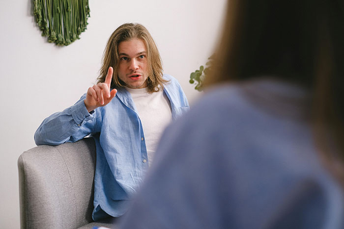 28 Red Flags Women Missed And Only Acknowledged Them After The Wedding