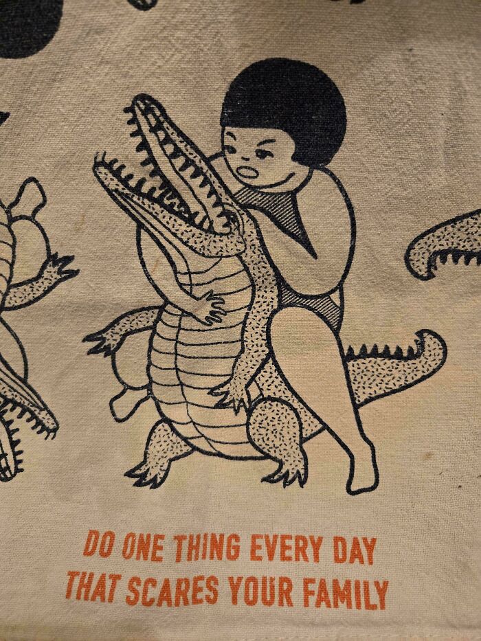 55 Funny, Bizarre And Actually Amazing Goodwill Finds That Prove Thrifting Is Never Boring (New Pics)