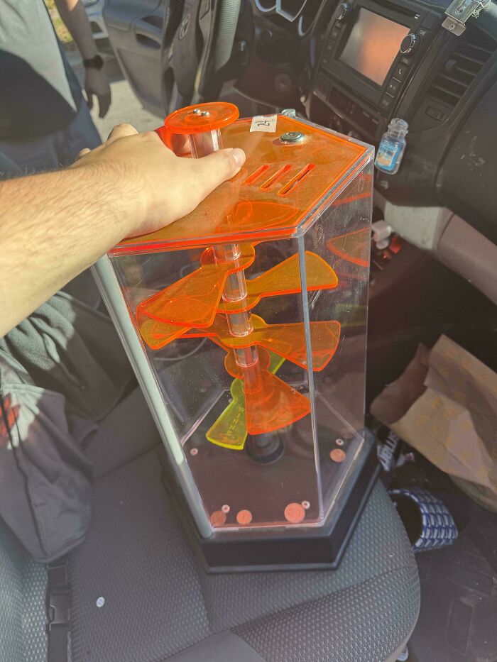 55 Funny, Bizarre And Actually Amazing Goodwill Finds That Prove Thrifting Is Never Boring (New Pics)