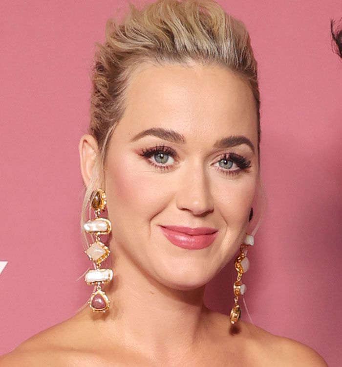 “Lost Another Baddie To Buccal Fat Removal”: 28 Celebrity Collages That Put Rumored Plastic Surgery On Display