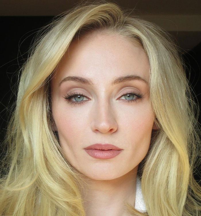 “Lost Another Baddie To Buccal Fat Removal”: 28 Celebrity Collages That Put Rumored Plastic Surgery On Display