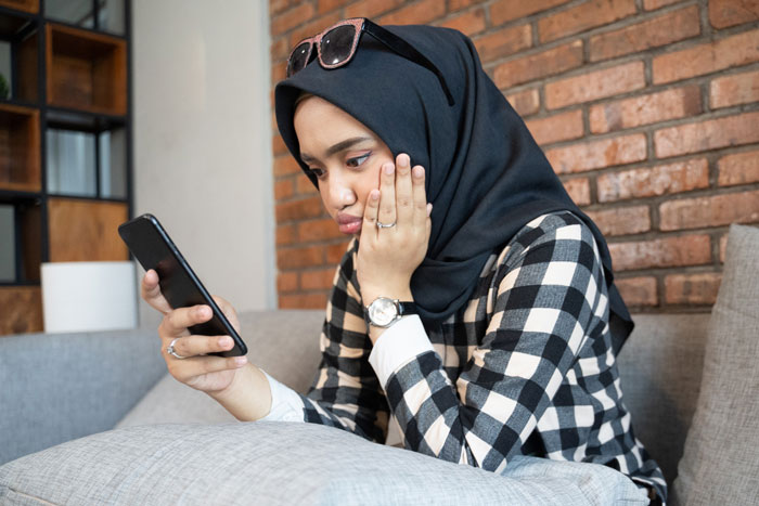 “My Blood Went Cold”: Wife Finds Undressed AI Pics Of Her Friends On Hubby’s Phone, He Plays Victim