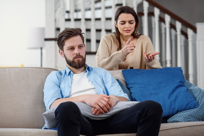 Woman Finds Explicit Photos Of Her Bro’s GF And Her Sis, Sickened By The Thought Of What It Means