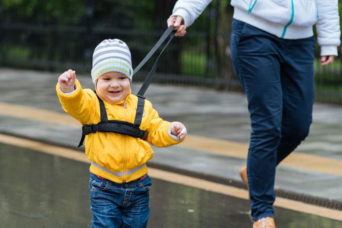 Mom Uses Harness On Autistic Kid, Old Woman Thinks It’s Just Bad Parenting, Kid Ends Up Missing