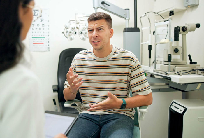 Customer Refuses To Listen To Licensed Optician, Discovers Why Experts Warned Him From The Start