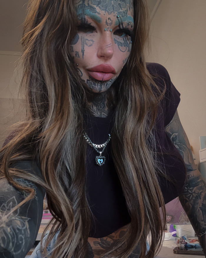 &lsquo;Most Tattooed Woman&rsquo; Crosses Continents To Undergo &lsquo;Highly Illegal&rsquo; Procedure Forbidden In Many Countries