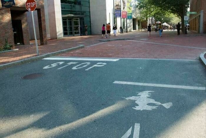 “What The Frick Is This Sign?”: 69 Of The Funniest Signs Ever Spotted In The Wild