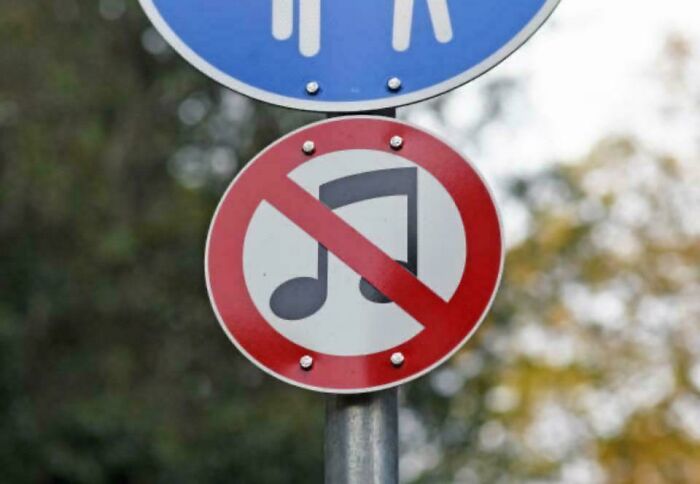 “What The Frick Is This Sign?”: 69 Of The Funniest Signs Ever Spotted In The Wild