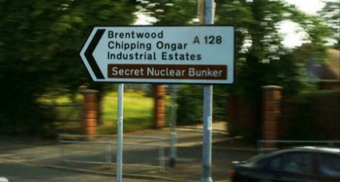 “What The Frick Is This Sign?”: 69 Of The Funniest Signs Ever Spotted In The Wild
