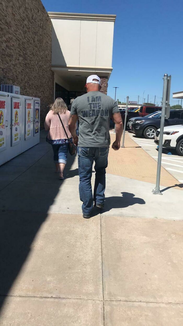 33 Posts Of People Acting Tough, Aggressive And Strong But They&rsquo;re Actually Just Cringe (New Pics)