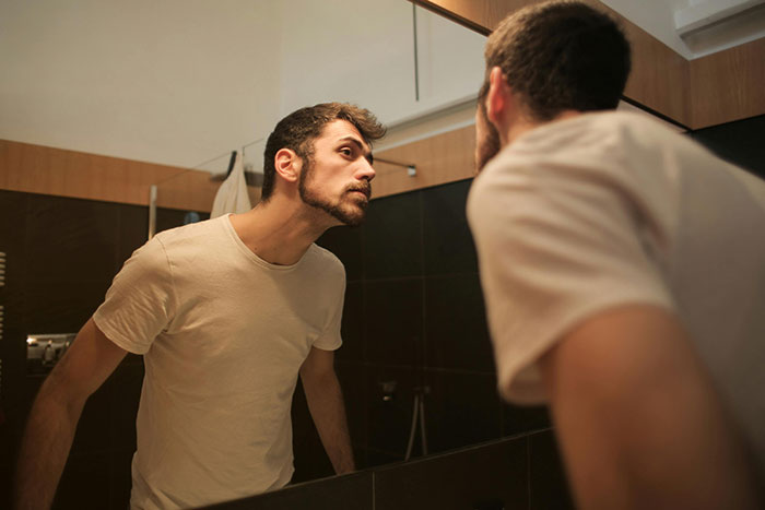 Man Thinks He&rsquo;s Exposed A Massive Beauty Double Standard, The Internet Quickly Disagrees