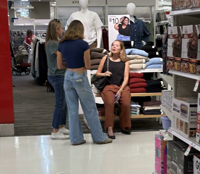&ldquo;You Can&rsquo;t Call Out. Very Unprofessional&rdquo;: 42 Relatable Retail Stories From Exhausted Workers (New Pics)
