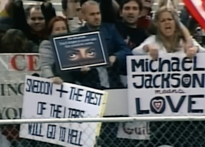 Michael Jackson Insider Drops Bombshell About Horrifying Items Hidden In ‘Suspicious’ Neverland Bag Michael Jackson Insider Drops Bombshell About Horrifying Items Hidden In ‘Suspicious’ Neverland Bag