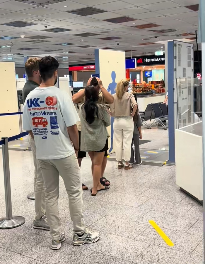 Woman Gets Pulled Aside By Airport Security After Scanner Flags Something She Never Expected Woman Gets Pulled Aside By Airport Security After Scanner Flags Something She Never Expected
