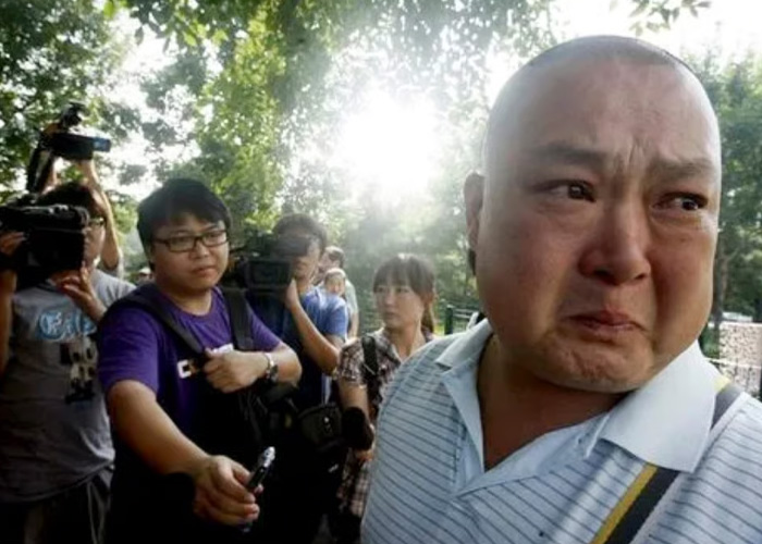 Husband Arrested For Forging Hospital Records To Get Wife Expensive Dialysis Treatment, Sparks Health Debate Husband Arrested For Forging Hospital Records To Get Wife Expensive Dialysis Treatment, Sparks Health Debate