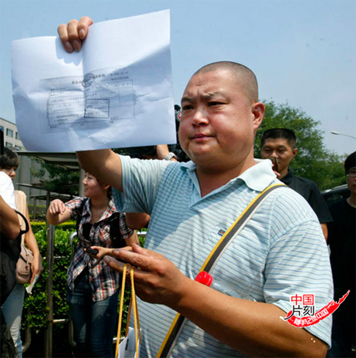 Husband Arrested For Forging Hospital Records To Get Wife Expensive Dialysis Treatment, Sparks Health Debate Husband Arrested For Forging Hospital Records To Get Wife Expensive Dialysis Treatment, Sparks Health Debate