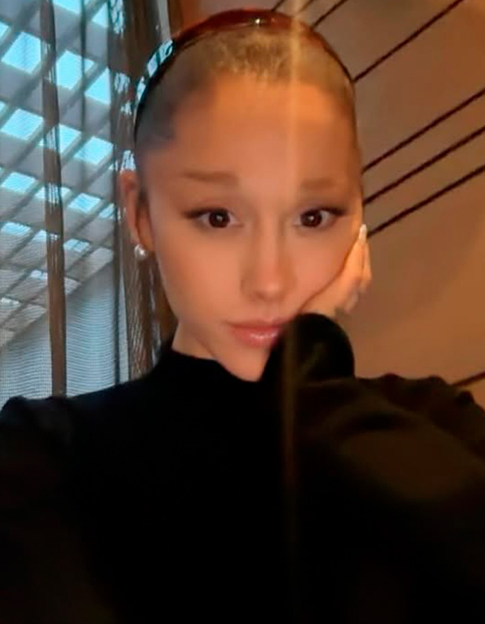 Ariana Grande Fuels Fresh Health Concerns After Kicking Off Tour As Fans Are Convinced “This Is Not Okay” Ariana Grande Fuels Fresh Health Concerns After Kicking Off Tour As Fans Are Convinced “This Is Not Okay”