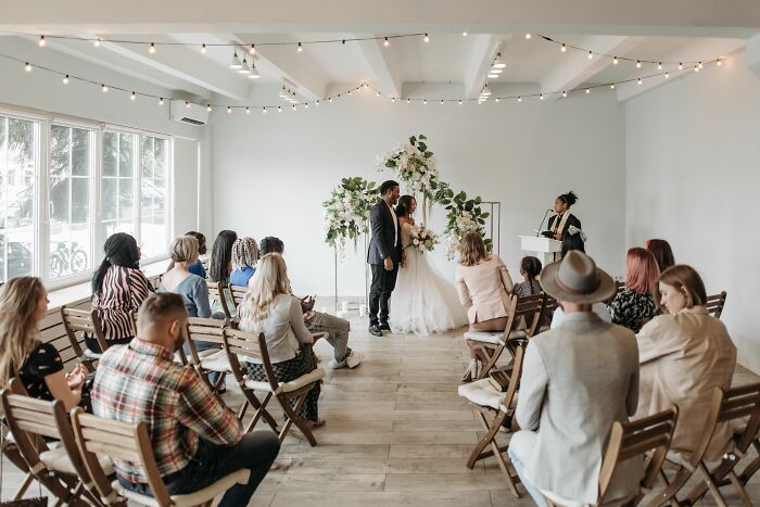 “Tried To Make Out With The Groom”: 77 Wedding Guests Who Made Everything About Themselves “Tried To Make Out With The Groom”: 77 Wedding Guests Who Made Everything About Themselves