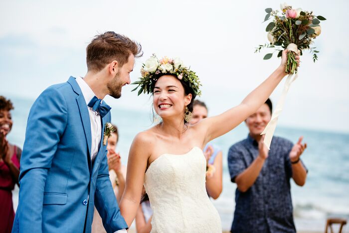 “Tried To Make Out With The Groom”: 77 Wedding Guests Who Made Everything About Themselves “Tried To Make Out With The Groom”: 77 Wedding Guests Who Made Everything About Themselves