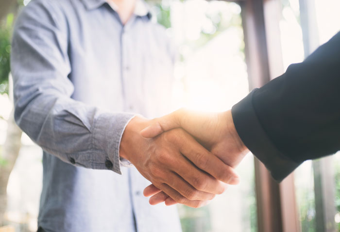 “Don’t Let Yourself Get Emotional”: Boss Messages To Grieving Employee Enrages People “Don’t Let Yourself Get Emotional”: Boss Messages To Grieving Employee Enrages People