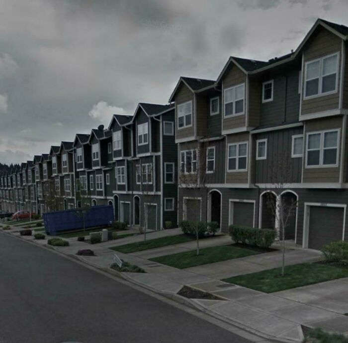 79 Brutally Honest Posts About “Suburban Hell” Realtors Don’t Want You To See (New Pics) 79 Brutally Honest Posts About “Suburban Hell” Realtors Don’t Want You To See (New Pics)