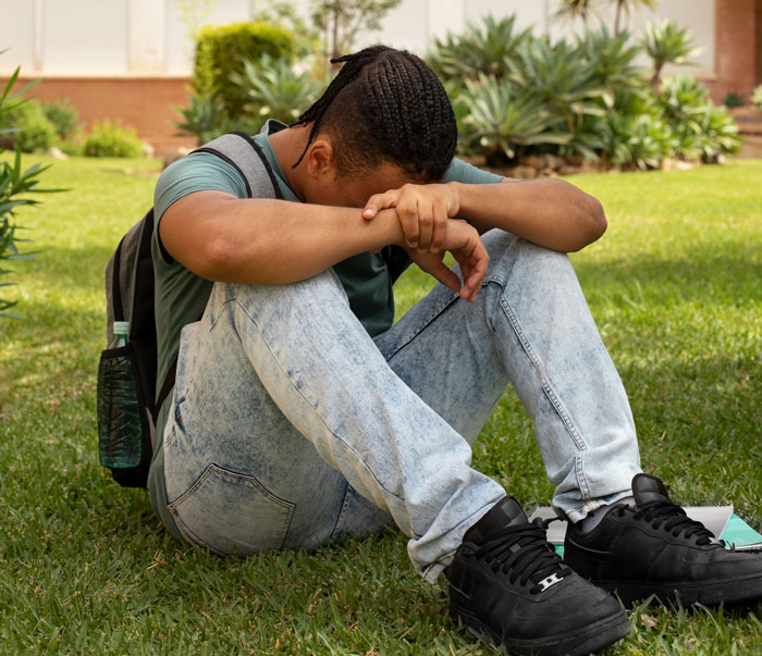 Guy Learns Friend’s Hubby Is His School Bully, Takes Slow Revenge By Telling Her She Deserves Better
