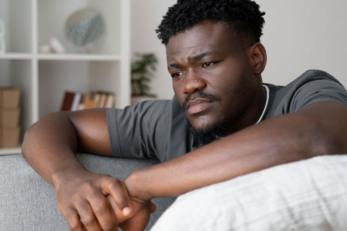 Guy Learns Friend’s Hubby Is His School Bully, Takes Slow Revenge By Telling Her She Deserves Better