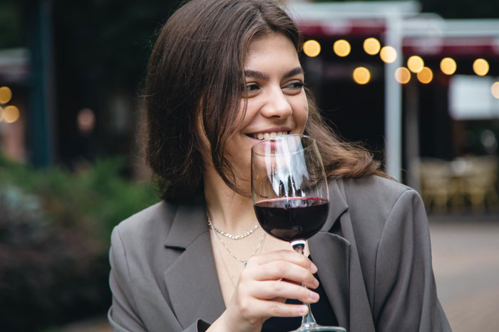 Woman Endures A Decade Of Snide Comments From MIL, Finally Gets Her Revenge In Public