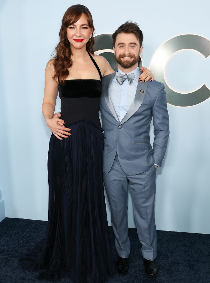 Fashion Madness Is Back, Here Are The 20 Biggest Red Carpet Fails Of The 2026 Tony Awards Fashion Madness Is Back, Here Are The 20 Biggest Red Carpet Fails Of The 2026 Tony Awards
