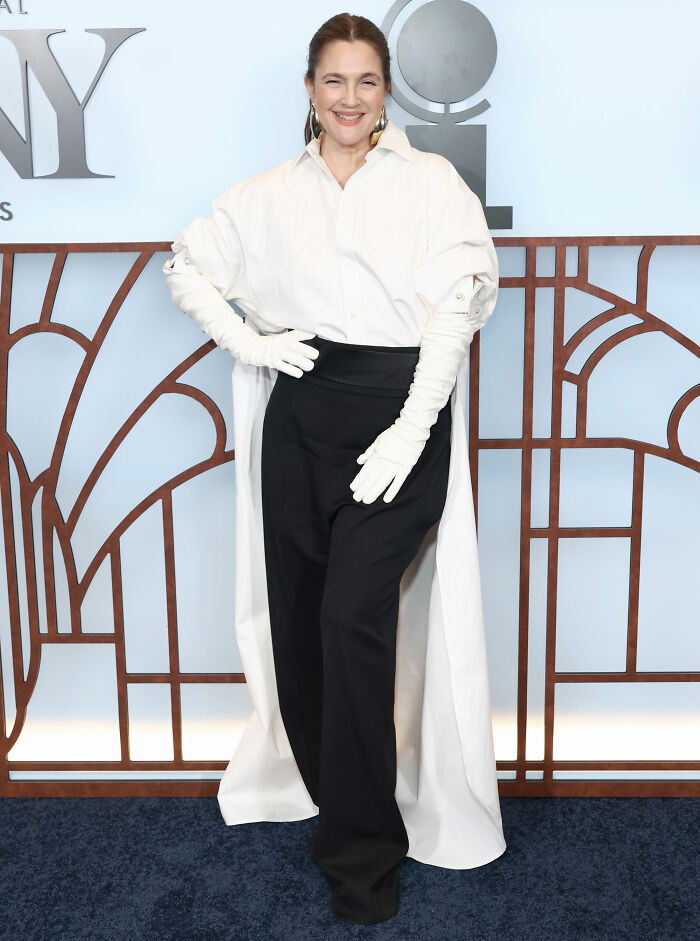 Fashion Madness Is Back, Here Are The 20 Biggest Red Carpet Fails Of The 2026 Tony Awards Fashion Madness Is Back, Here Are The 20 Biggest Red Carpet Fails Of The 2026 Tony Awards