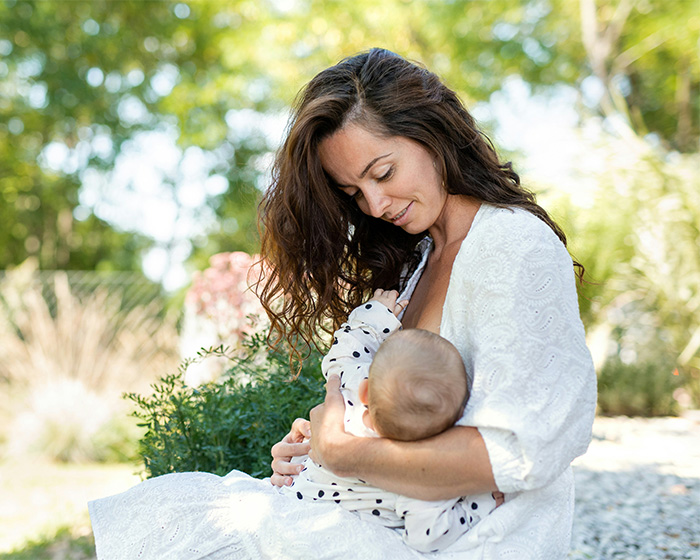 Man’s Divorce Threat Over Wife Breastfeeding Sparks Outrage As Experts Condemn “Ignorant” Claim Man’s Divorce Threat Over Wife Breastfeeding Sparks Outrage As Experts Condemn “Ignorant” Claim
