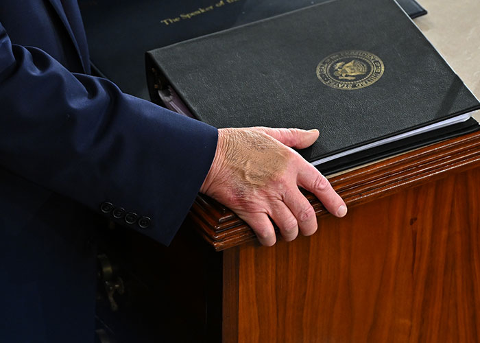 Following Trump’s Abrupt Interview Exit, Health‑Related Observations Surface Among Viewers Following Trump’s Abrupt Interview Exit, Health‑Related Observations Surface Among Viewers