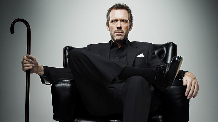 Hugh Laurie Destroys “Clueless” Journalist’s ‘House’ Critique After Viral Complaint Hugh Laurie Destroys “Clueless” Journalist’s ‘House’ Critique After Viral Complaint