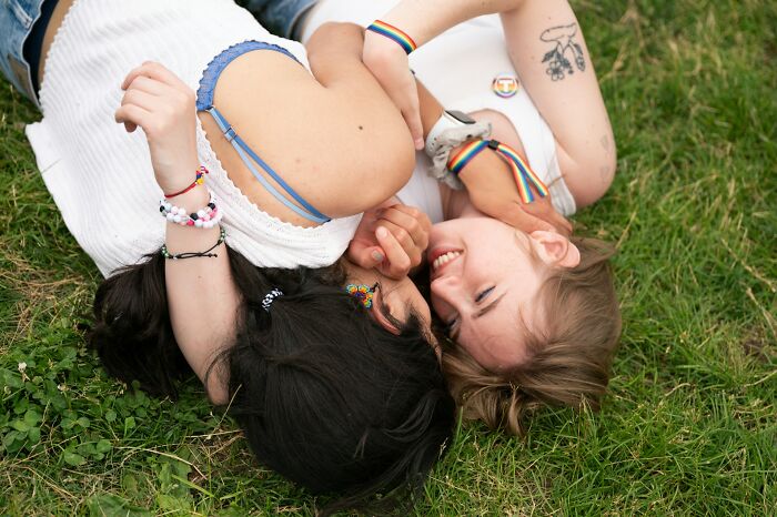 “Girl To Girl”: 63 Women Share The Most Embarrassing Things They Did To Impress Men “Girl To Girl”: 63 Women Share The Most Embarrassing Things They Did To Impress Men