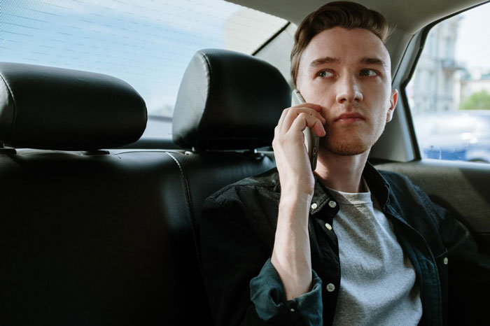 Woman Travels For Hours To Surprise Her Long-Distance Boyfriend, It Doesn&rsquo;t Go As Planned