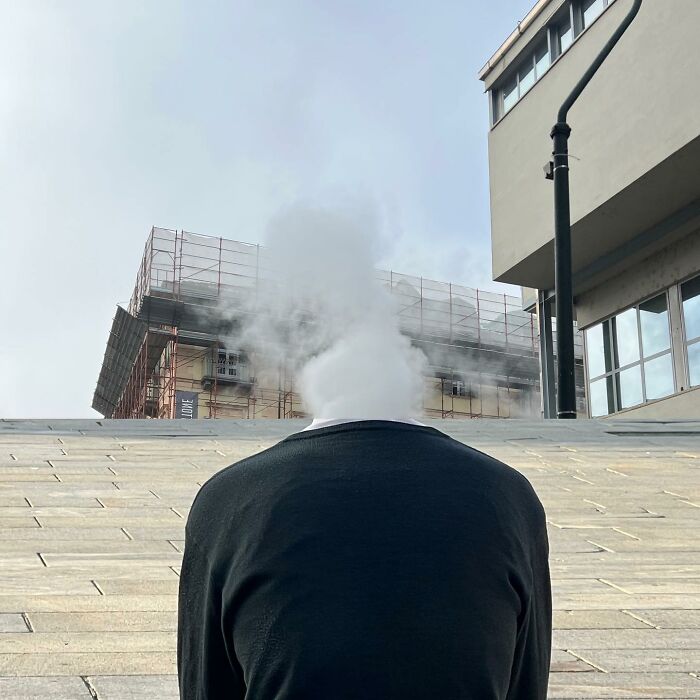 80 Street Photo Sets By Fontanesi That Seamlessly Combine Reality And Unexpected Coincidences 80 Street Photo Sets By Fontanesi That Seamlessly Combine Reality And Unexpected Coincidences