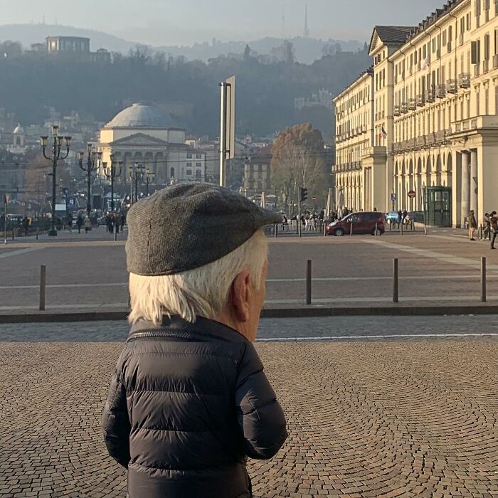 80 Street Photo Sets By Fontanesi That Seamlessly Combine Reality And Unexpected Coincidences 80 Street Photo Sets By Fontanesi That Seamlessly Combine Reality And Unexpected Coincidences