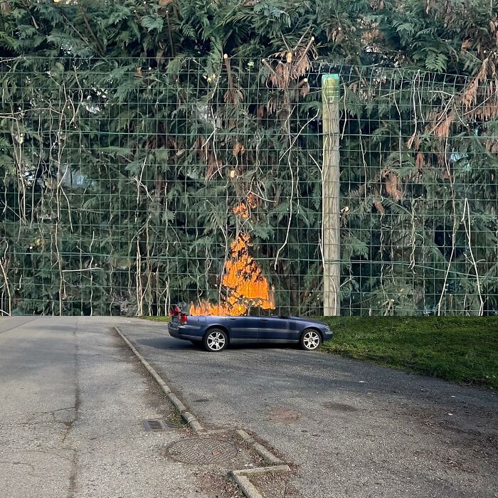 80 Street Photo Sets By Fontanesi That Seamlessly Combine Reality And Unexpected Coincidences 80 Street Photo Sets By Fontanesi That Seamlessly Combine Reality And Unexpected Coincidences