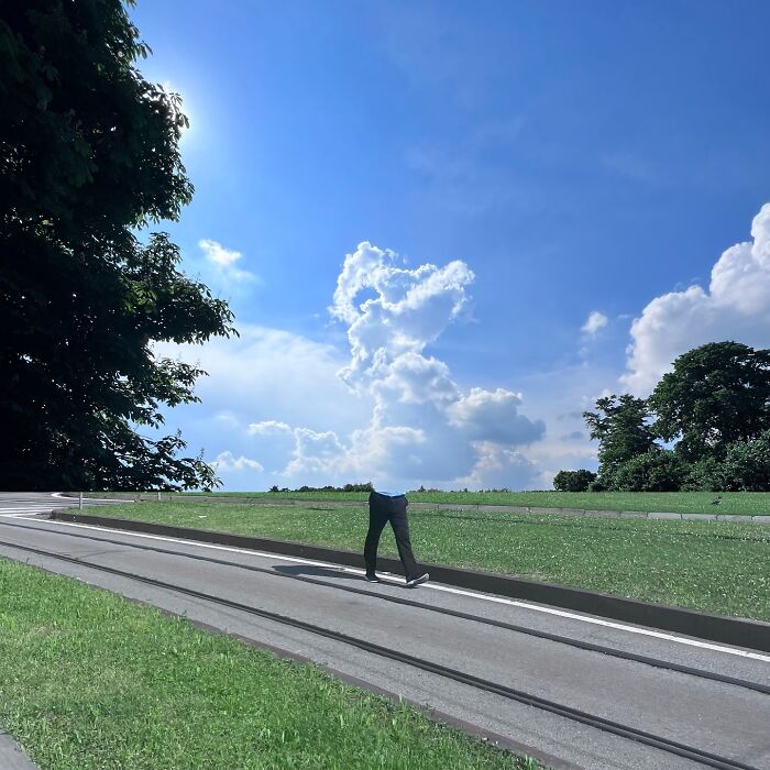 80 Street Photo Sets By Fontanesi That Seamlessly Combine Reality And Unexpected Coincidences 80 Street Photo Sets By Fontanesi That Seamlessly Combine Reality And Unexpected Coincidences