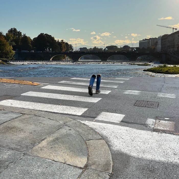 80 Street Photo Sets By Fontanesi That Seamlessly Combine Reality And Unexpected Coincidences 80 Street Photo Sets By Fontanesi That Seamlessly Combine Reality And Unexpected Coincidences