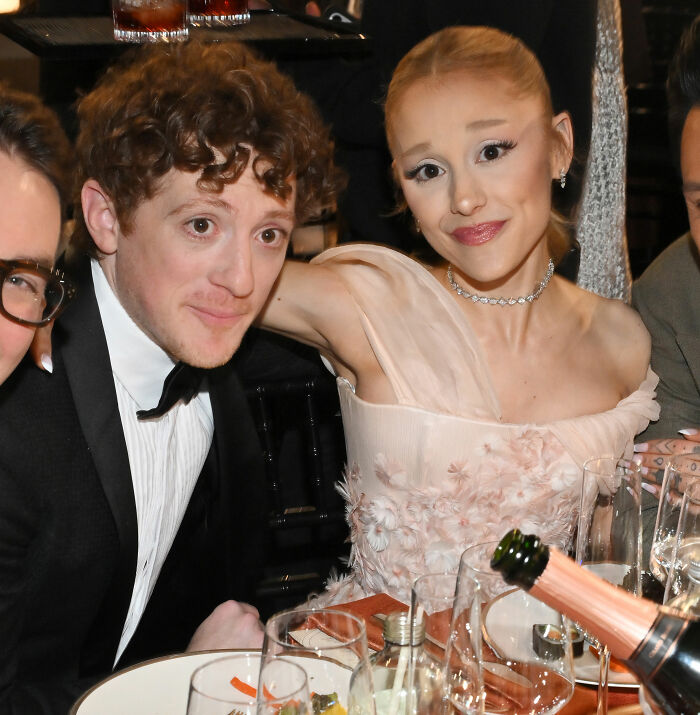 Ariana Grande And Ethan Slater’s Scandalous Relationship Ends, Bombshell Report Triggers Conspiracy Theories Ariana Grande And Ethan Slater’s Scandalous Relationship Ends, Bombshell Report Triggers Conspiracy Theories