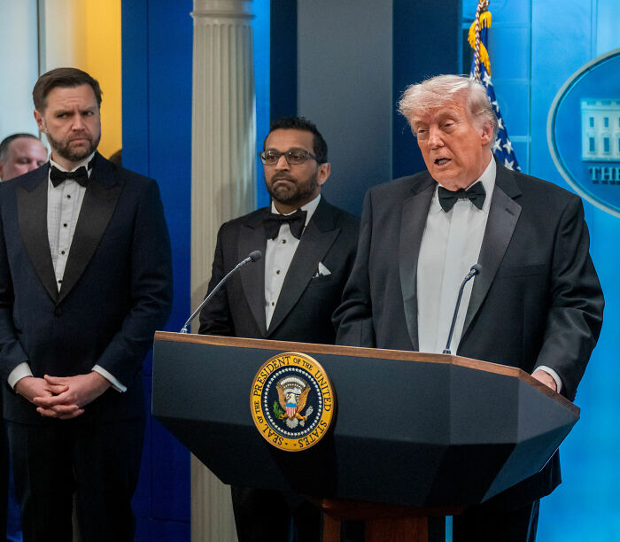 JD Vance’s New Look Has People Convinced Trump’s Words Have Finally Gotten To Him: “Wasting Away” JD Vance’s New Look Has People Convinced Trump’s Words Have Finally Gotten To Him: “Wasting Away”