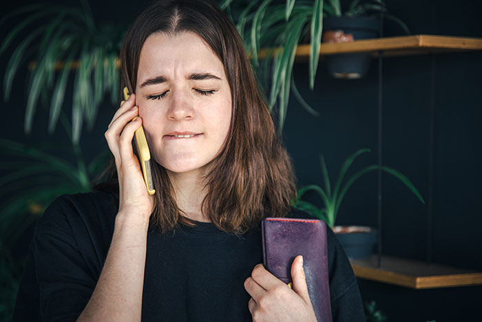“BIG Mistake”: Bride Reflects On Wedding One Year Later, Has Sage Advice For Engaged Couples “BIG Mistake”: Bride Reflects On Wedding One Year Later, Has Sage Advice For Engaged Couples