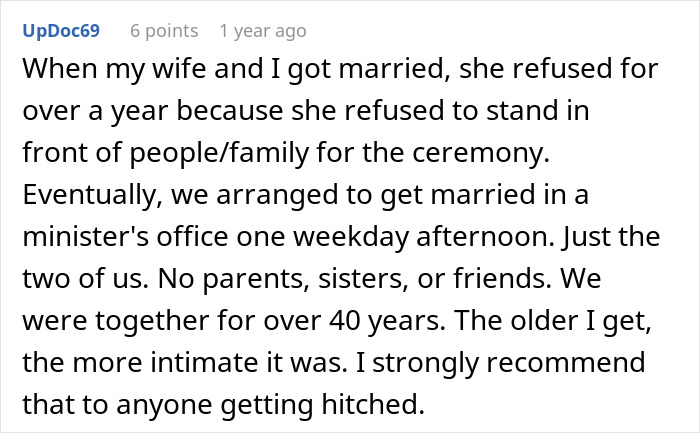 “BIG Mistake”: Bride Reflects On Wedding One Year Later, Has Sage Advice For Engaged Couples “BIG Mistake”: Bride Reflects On Wedding One Year Later, Has Sage Advice For Engaged Couples