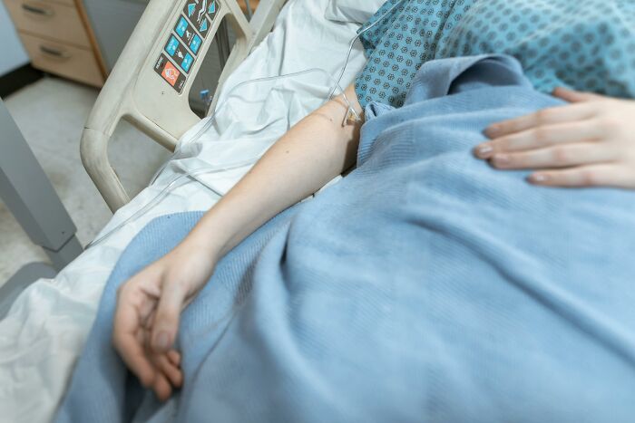 “Nothing Prepared Me For That”: 35 Health Professionals Share Times When People’s Audacity Baffled Them “Nothing Prepared Me For That”: 35 Health Professionals Share Times When People’s Audacity Baffled Them
