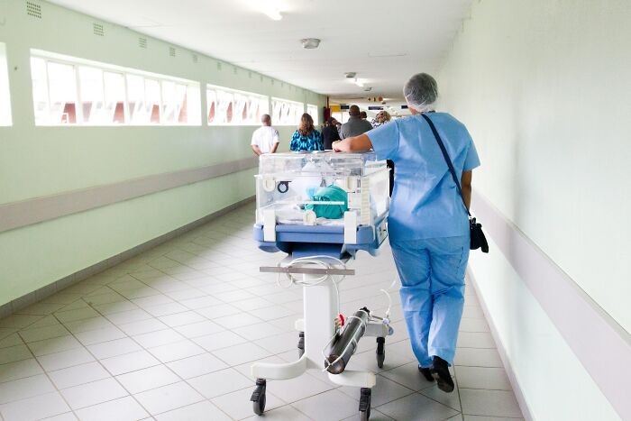 “Nothing Prepared Me For That”: 35 Health Professionals Share Times When People’s Audacity Baffled Them “Nothing Prepared Me For That”: 35 Health Professionals Share Times When People’s Audacity Baffled Them