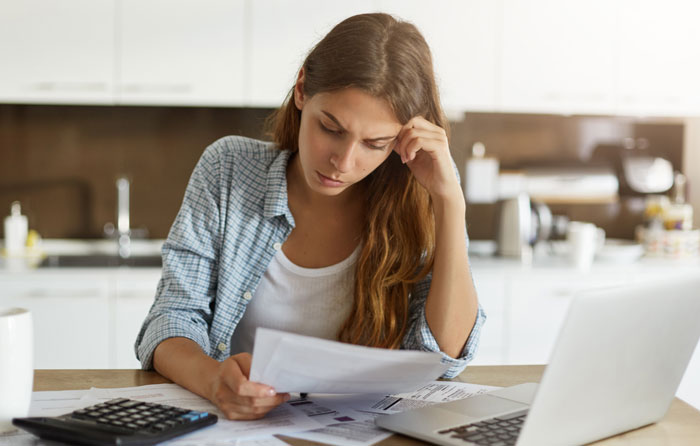 Woman Spends Years Financially Supporting Her “Broke” Best Friend, Learns A Shocking Secret Woman Spends Years Financially Supporting Her “Broke” Best Friend, Learns A Shocking Secret