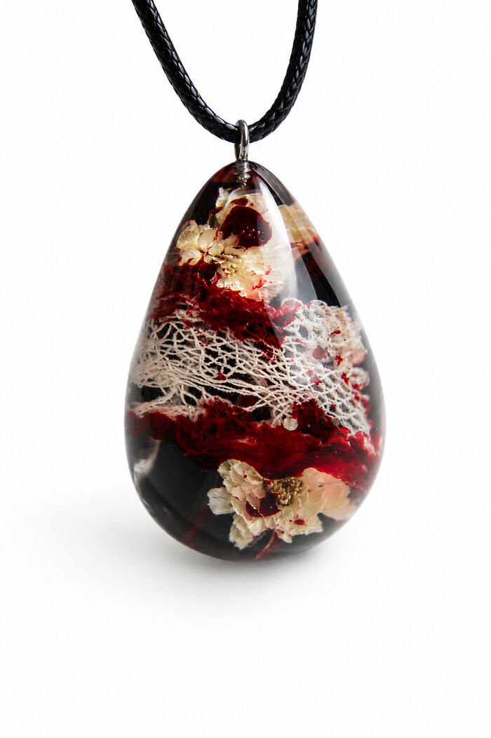 This Ukrainian Artist Uses Nature And Personal Artifacts To Transform Pain Into Resin Jewelry Pieces (20 Pics) This Ukrainian Artist Uses Nature And Personal Artifacts To Transform Pain Into Resin Jewelry Pieces (20 Pics)